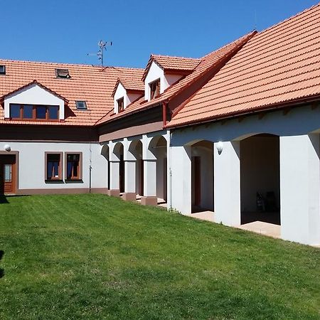 Penzion Dolní Dunajovice Εξωτερικό φωτογραφία