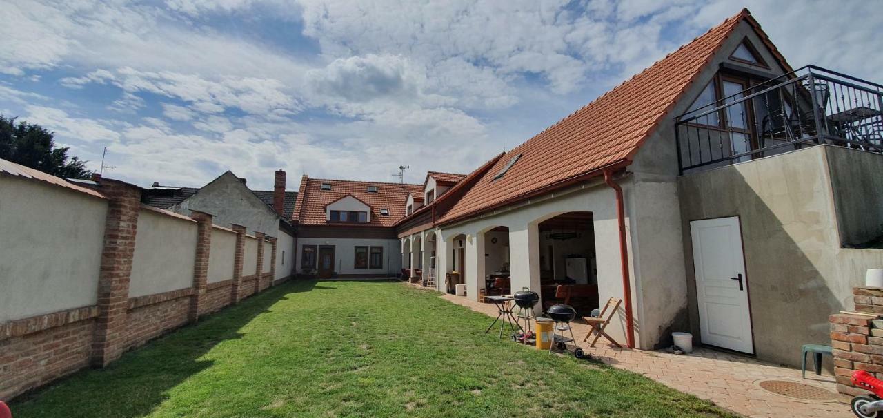 Penzion Dolní Dunajovice Εξωτερικό φωτογραφία